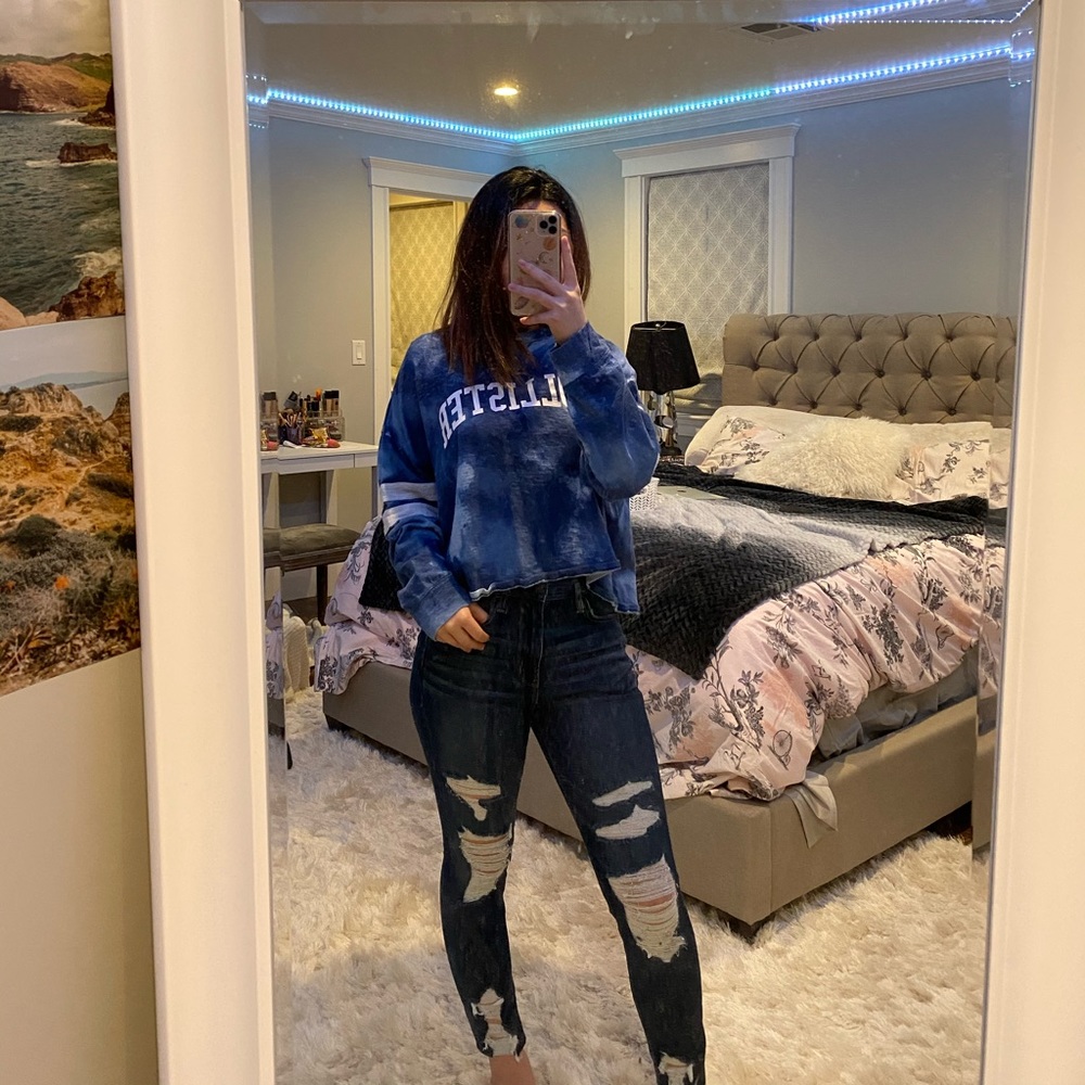 Hollister blue and white top